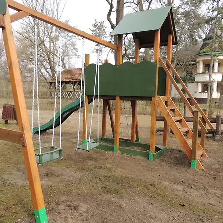 Tőserdő Kastély üdülő Villa Lakitelek