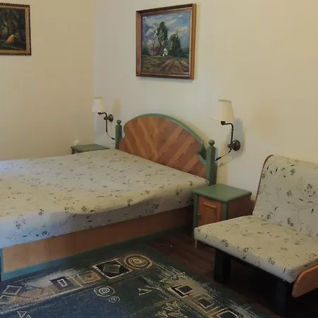Villa Tőserdő Kastély üdülő Lakitelek