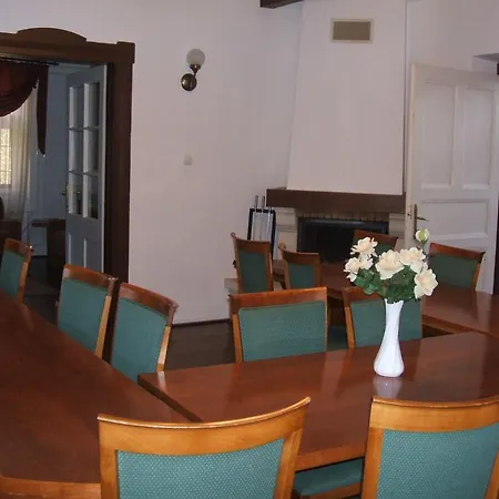 Villa Tőserdő Kastély üdülő Lakitelek