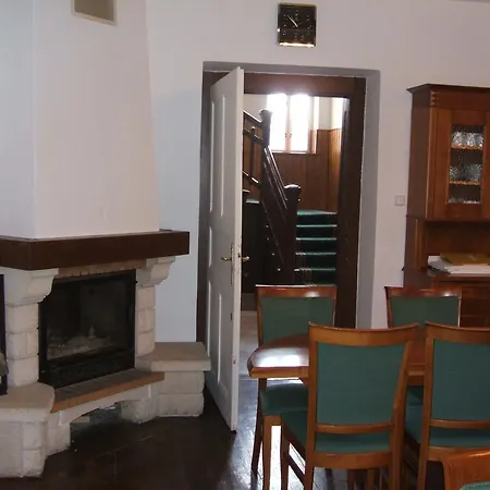 Tőserdő Kastély üdülő * Lakitelek