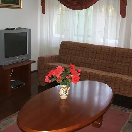 Villa Tőserdő Kastély üdülő
